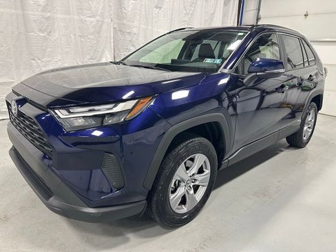 Used 2025 Toyota RAV4 XLE AWD/4WD image 3