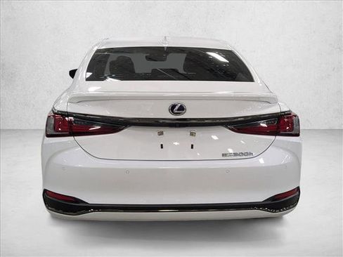 Used 2022 Lexus ES 300h F Sport image 7