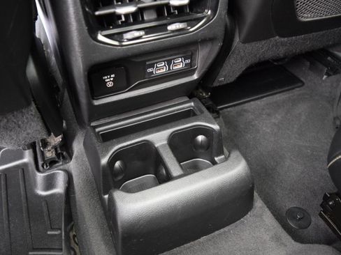 Used 2021 Jeep Grand Cherokee L Limited w/ Luxury Tech Group II image 39