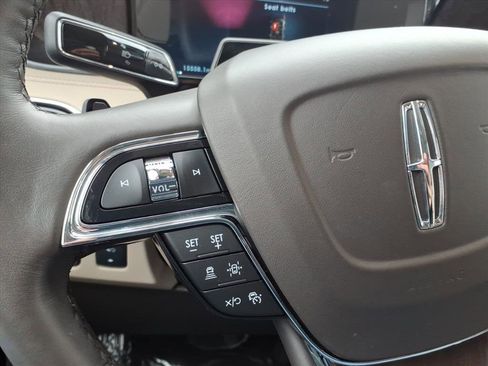 Used 2024 Lincoln Navigator Premiere image 13