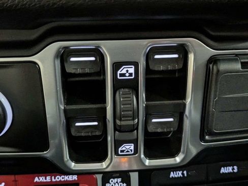 Used 2024 Jeep Wrangler Unlimited Sport AWD/4WD image 23