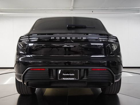 Certified 2025 Porsche Macan Electric image 6