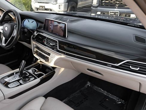 Used 2019 BMW ALPINA B7 xDrive w/ Luxury Rear Seating Package image 10