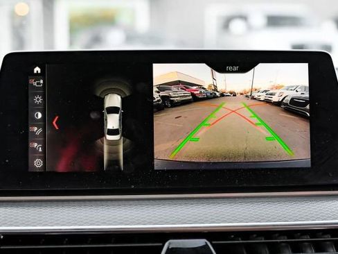 Used 2018 BMW M550i xDrive image 30