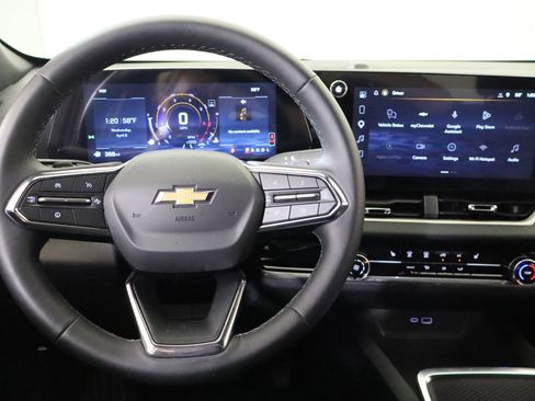 New 2026 Chevrolet Equinox LT w/ Safety and Technology Package FWD image 24