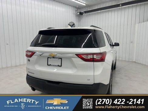 Used 2020 Chevrolet Traverse LT image 3