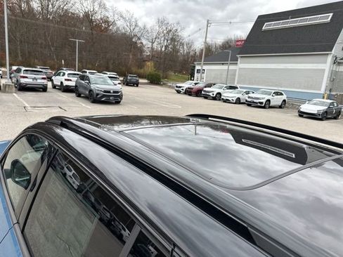 New 2026 Volkswagen Tiguan SE R-Line image 10