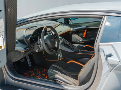 Used 2019 Lamborghini Aventador SVJ AWD/4WD image 54
