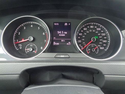 Used 2019 Volkswagen Golf S FWD image 29