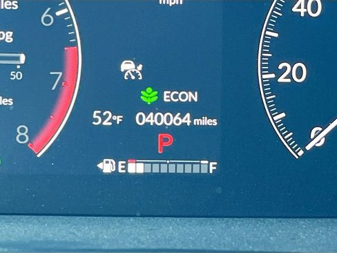 Used 2024 Honda Pilot Touring image 12