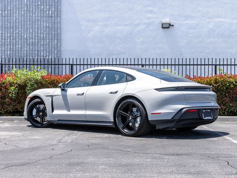Used 2021 Porsche Taycan 4S AWD/4WD image 7