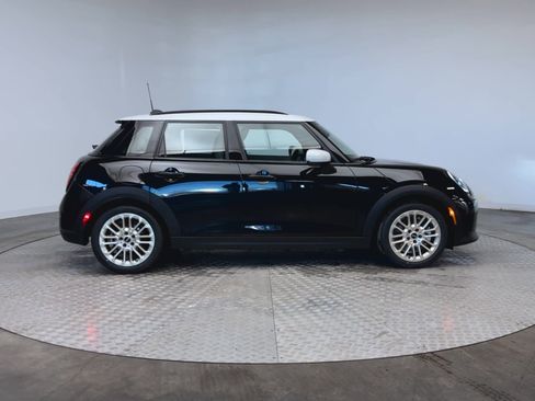 New 2026 MINI Cooper 4-Door Hardtop image 9