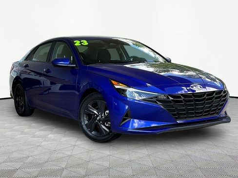 Used 2023 Hyundai Elantra SEL FWD image 3
