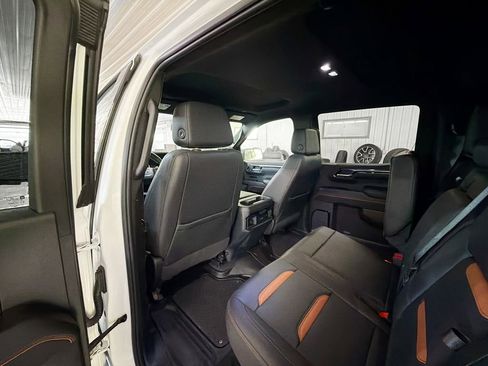 Used 2022 GMC Sierra 1500 AT4 w/ Sierra Safety Plus Package AWD/4WD image 9