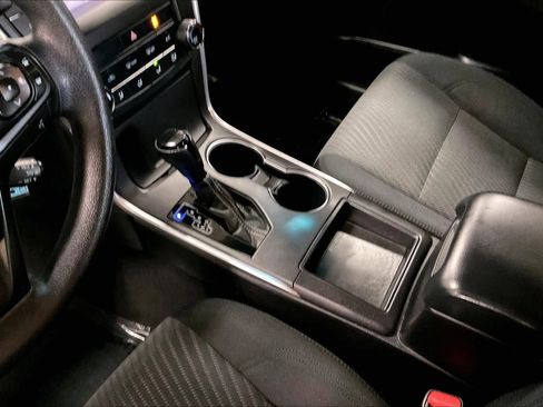 Used 2017 Toyota Camry LE image 16