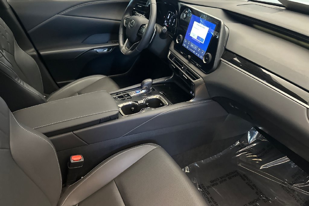Certified 2023 Lexus RX 350 FWD w/ Cold Area Package image 16