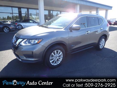 Used 2017 Nissan Rogue SV AWD/4WD image 1
