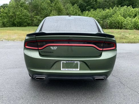 Used 2022 Dodge Charger SXT w/ Blacktop Package RWD image 6