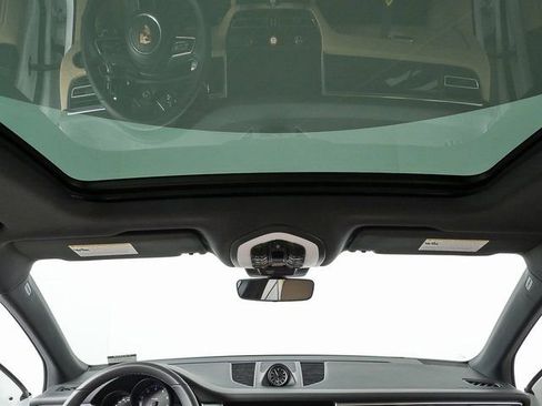 New 2026 Porsche Macan image 20