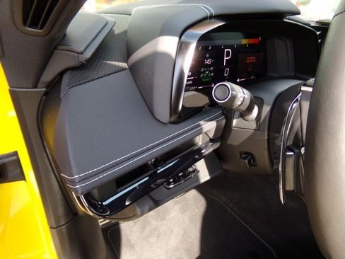 Used 2025 Chevrolet Corvette E-Ray w/ Stealth Interior Trim Package AWD/4WD image 18
