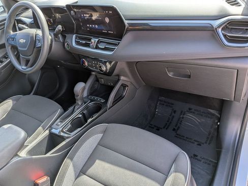 Used 2025 Chevrolet TrailBlazer LT AWD/4WD image 29