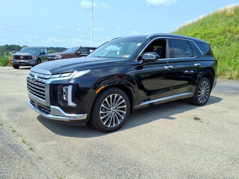 Used 2023 Hyundai Palisade Calligraphy w/ Cargo Package AWD/4WD image 2