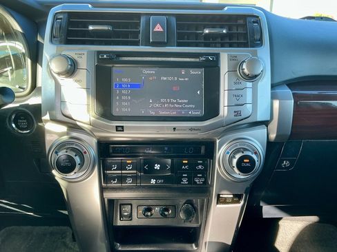 Used 2015 Toyota 4Runner Limited image 33