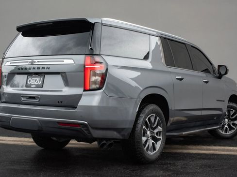 Used 2021 Chevrolet Suburban LT image 29