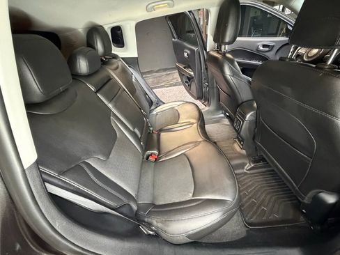 Used 2019 Jeep Compass Latitude image 35