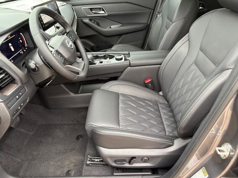 New 2026 Nissan Rogue Platinum image 19