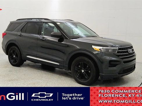 Used 2023 Ford Explorer XLT image 1