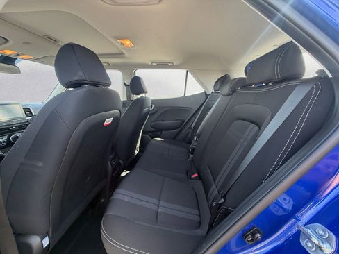 Used 2025 Hyundai Venue SEL FWD image 17