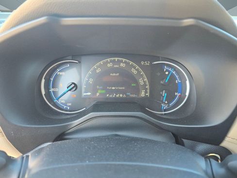 Used 2024 Toyota RAV4 XLE Premium image 18