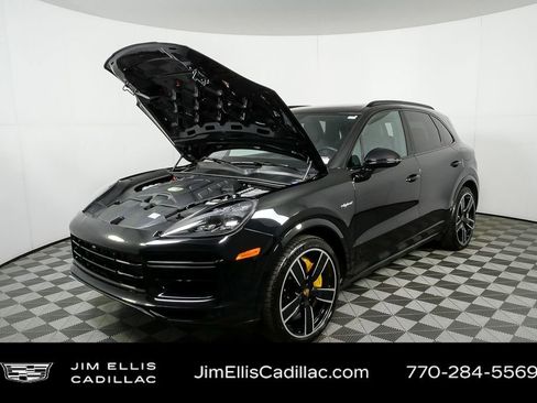 Used 2021 Porsche Cayenne Turbo S w/ Premium Package Plus image 37