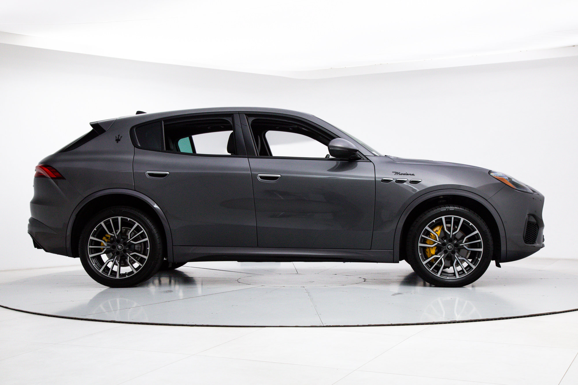 Certified 2023 Maserati Grecale Modena AWD/4WD image 6
