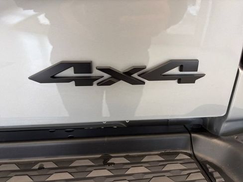 New 2026 RAM 2500 Big Horn AWD/4WD image 13
