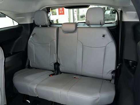 New 2026 Toyota Sienna XLE image 13