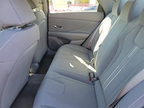 Used 2025 Hyundai Elantra Sport image 11