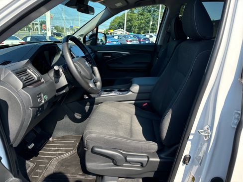 Used 2024 Honda Ridgeline Sport image 8