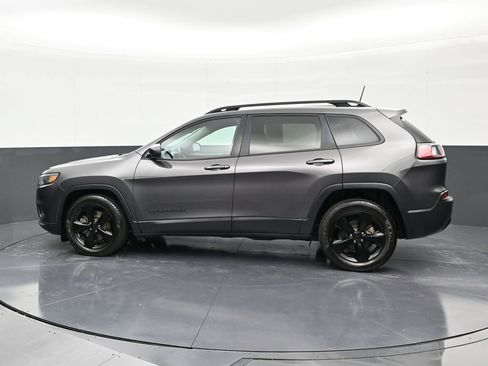 Used 2019 Jeep Cherokee Latitude Plus FWD image 2