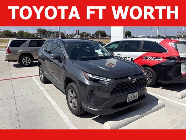 Used 2024 Toyota RAV4 XLE w/ Convenience Package FWD image 1