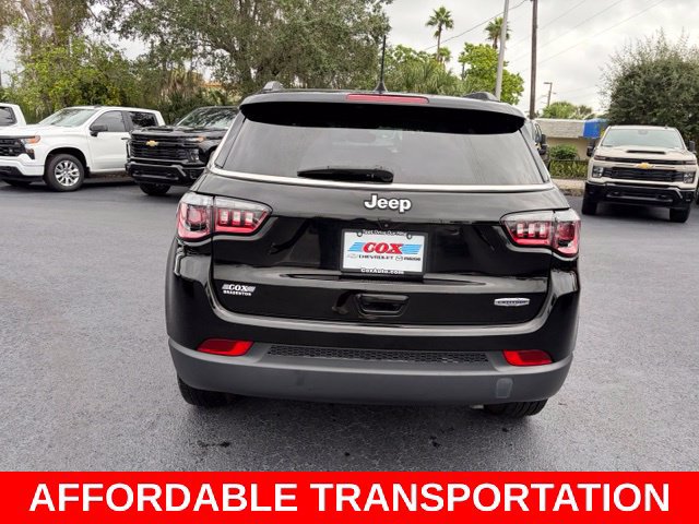Used 2022 Jeep Compass Latitude FWD image 5