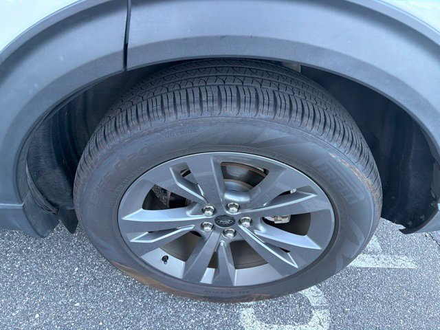 Used 2021 Ford Explorer XLT w/ Equipment Group 202A RWD image 13