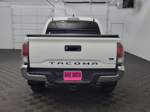 Used 2023 Toyota Tacoma TRD Off-Road image 9