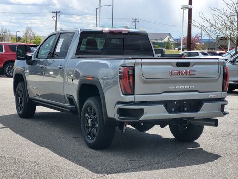 Used 2024 GMC Sierra 2500 AT4 w/ AT4 Premium Plus Package AWD/4WD image 12