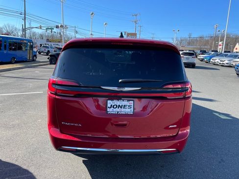 New 2026 Chrysler Pacifica Select AWD/4WD image 6