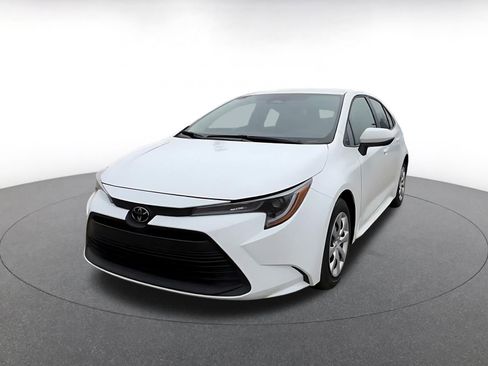 Used 2025 Toyota Corolla LE image 7