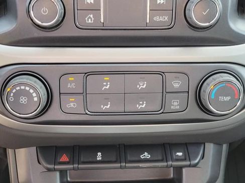 Used 2022 Chevrolet Colorado LT w/ LT Convenience Package AWD/4WD image 29