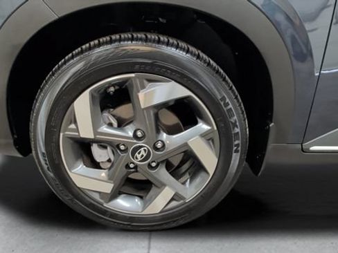 Used 2025 Hyundai Venue Limited FWD image 28