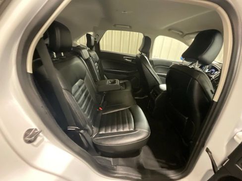 Used 2022 Ford Edge SEL AWD/4WD image 14